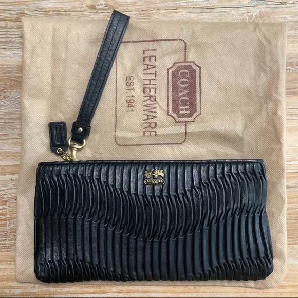 NWOT Coach Madison Gatherd Leather Clutch Wristlet